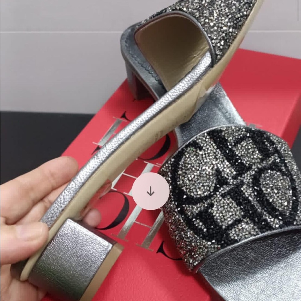 Like new CH Palas Sandals use one time - Picture 3 of 9